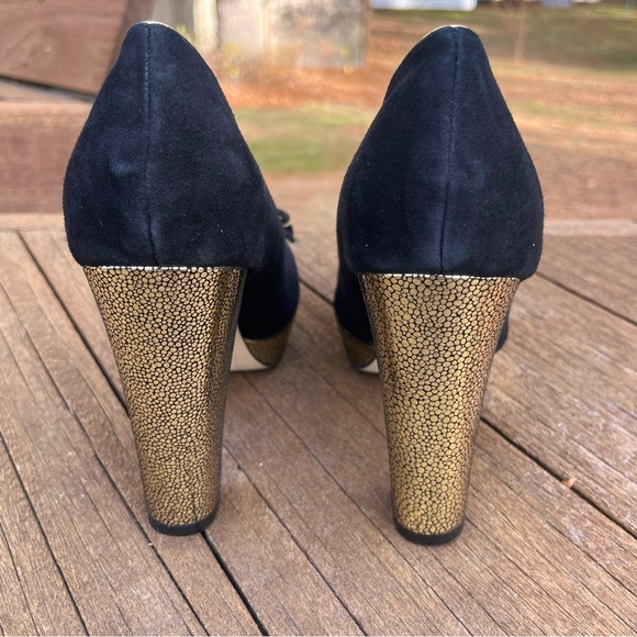Menbur Black Pumps with Gold Heel - Picture 4 of 6